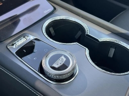 Cadillac VISTIQ Platinum AWD 4dr 2026