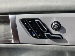 Cadillac VISTIQ Platinum AWD 4dr 2026