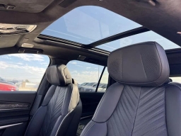 Cadillac VISTIQ Platinum AWD 4dr 2026