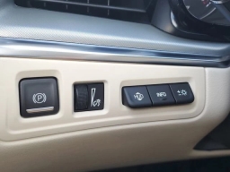 Cadillac XT5 FWD Premium Luxury 4dr 2026