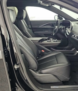 Cadillac LYRIQ Luxury 4dr 2026