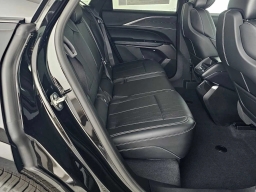 Cadillac LYRIQ Luxury 4dr 2026