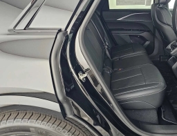 Cadillac LYRIQ Luxury 4dr 2026