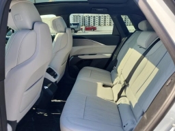Cadillac LYRIQ Luxury 4dr 2027