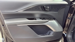 Cadillac LYRIQ Premium Luxury 4dr 2026