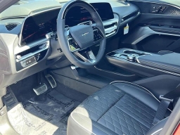 Cadillac LYRIQ LYRIQ-V Premium 4dr 2026