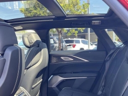 Cadillac LYRIQ LYRIQ-V Premium 4dr 2026
