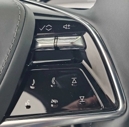 Cadillac LYRIQ LYRIQ-V Premium 4dr 2026