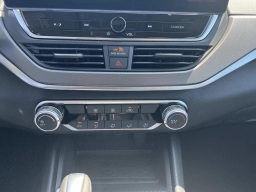 Nissan Altima SR FWD 2026