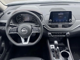 Nissan Altima SR AWD 2025