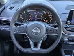 Nissan Altima SV FWD 2025