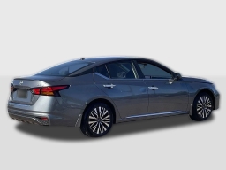 Nissan Altima SV FWD 2026