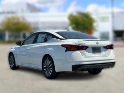 Nissan Altima SV FWD 2026