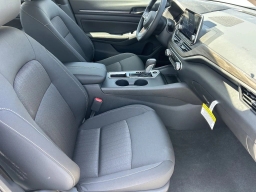 Nissan Altima SV FWD 2026