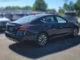 Nissan Altima SV AWD 2026
