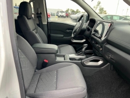 Nissan Frontier SV Crew Cab 4x2 2025