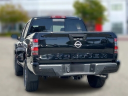 Nissan Frontier SV Crew Cab 4x2 2026