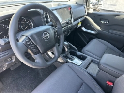 Nissan Frontier SV Crew Cab 4x2 2026