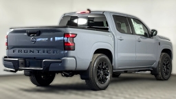 Nissan Frontier SV Crew Cab 4x2 2026