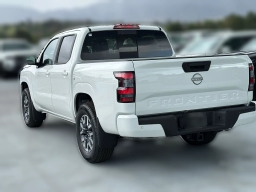 Nissan Frontier SV Crew Cab 4x2 2026