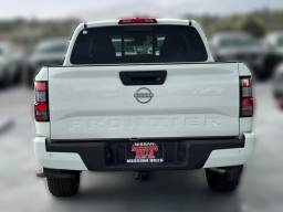 Nissan Frontier SV Crew Cab 4x2 2026