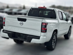 Nissan Frontier SV Crew Cab 4x2 2026