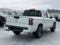 Nissan Frontier SV Crew Cab 4x2 2026