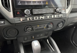 Nissan Frontier SV Crew Cab 4x2 2026