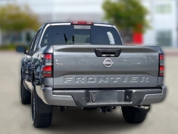 Nissan Frontier SV Crew Cab 4x2 2026