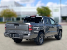 Nissan Frontier SV Crew Cab 4x2 2026