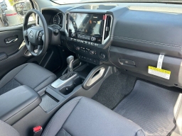 Nissan Frontier SV Crew Cab 4x2 2026