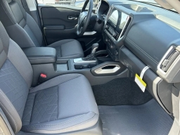 Nissan Frontier SV Crew Cab 4x2 2026