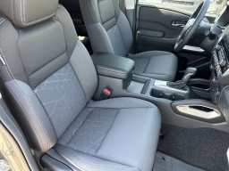 Nissan Frontier SV Crew Cab 4x2 2026