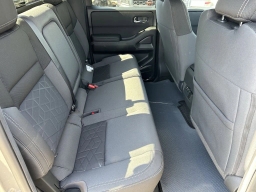 Nissan Frontier SV Crew Cab 4x2 2026