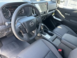 Nissan Frontier SV Crew Cab 4x2 2026