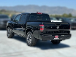 Nissan Frontier SV Crew Cab 4x2 2026
