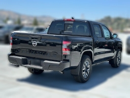 Nissan Frontier SV Crew Cab 4x2 2026