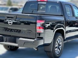 Nissan Frontier SV Crew Cab 4x2 2026