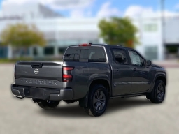 Nissan Frontier SV Crew Cab 4x2 2026