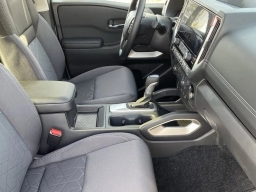 Nissan Frontier SV Crew Cab 4x2 2026