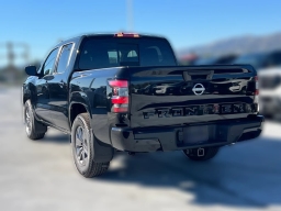 Nissan Frontier SV Crew Cab 4x2 2026
