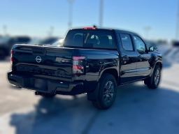 Nissan Frontier SV Crew Cab 4x2 2026