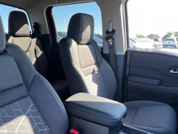 Nissan Frontier SV Crew Cab 4x2 2026
