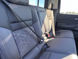 Nissan Frontier SV Crew Cab 4x2 2026