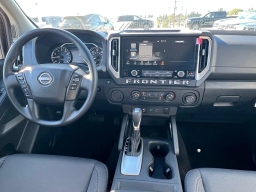 Nissan Frontier SV Crew Cab 4x2 2026