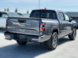 Nissan Frontier SV Crew Cab 4x2 2026