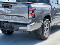 Nissan Frontier SV Crew Cab 4x2 2026