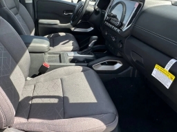 Nissan Frontier SV Crew Cab 4x2 2026