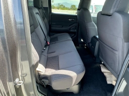 Nissan Frontier SV Crew Cab 4x2 2026