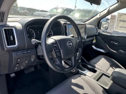 Nissan Frontier SV Crew Cab 4x2 2026